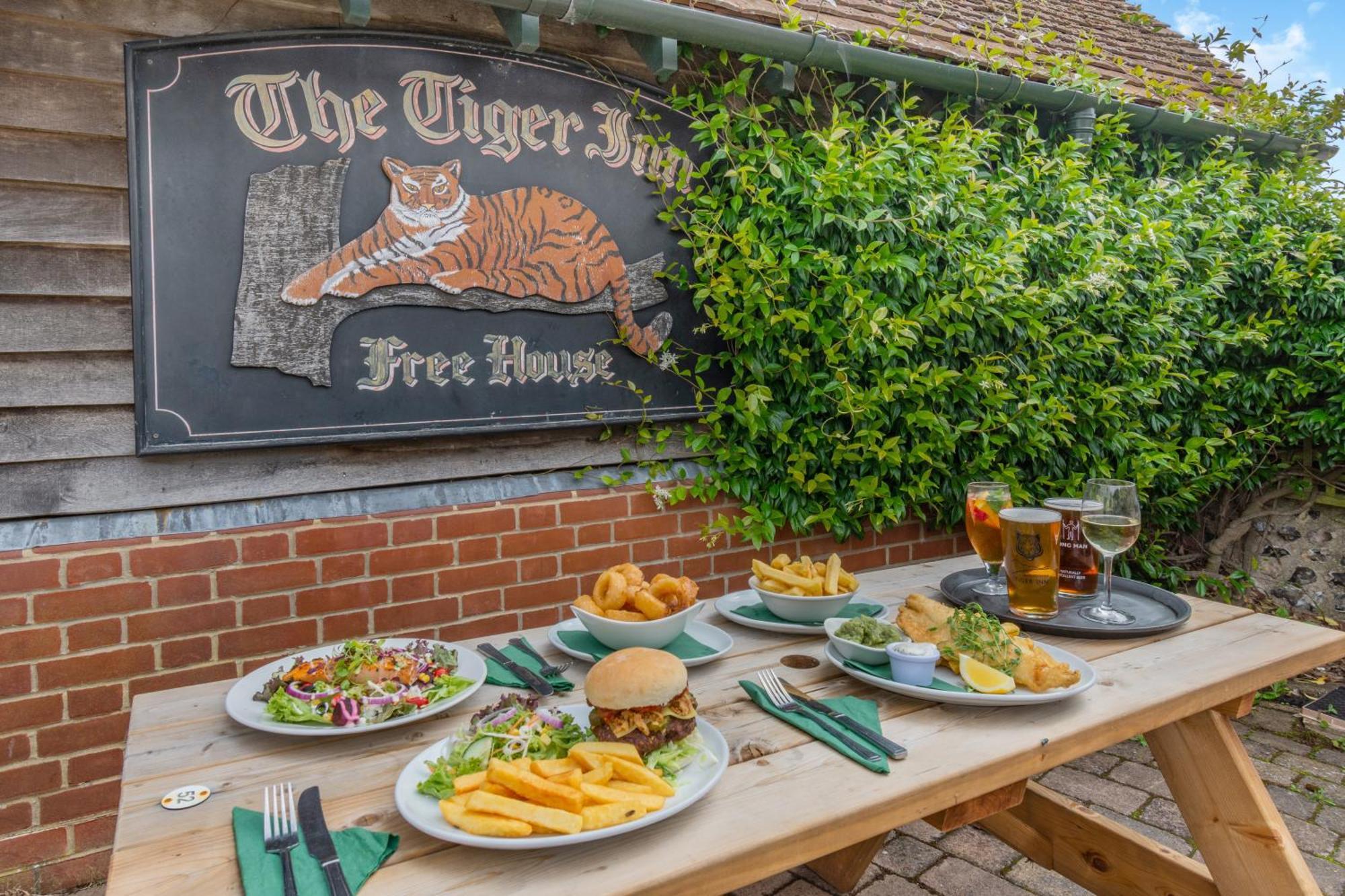 Tiger Inn _ Minnie AEGON International Exteriér fotografie